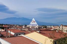 Apartment in Great Location Apartment in Great Location