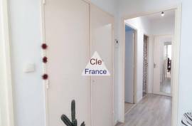 Apartment with Balcony and View Apartment with Balcony and View