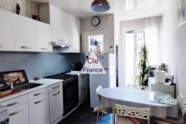 Apartment with Balcony and View Apartment with Balcony and View