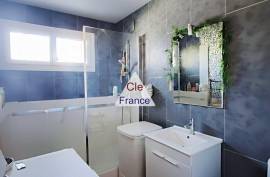 Apartment with Balcony and View Apartment with Balcony and View