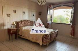 Imposing Detached Villa with Lovely Garden Imposing Detached Villa with Lovely Garden