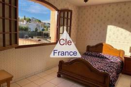 Imposing Detached Villa with Lovely Garden Imposing Detached Villa with Lovely Garden