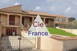 Imposing Detached Villa with Lovely Garden