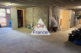 Imposing Detached Villa with Lovely Garden Imposing Detached Villa with Lovely Garden