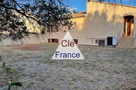 Imposing Detached Villa with Lovely Garden Imposing Detached Villa with Lovely Garden