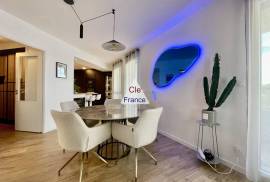 Apartment with Views from Balconies Apartment with Views from Balconies