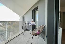 Apartment with Views from Balconies Apartment with Views from Balconies