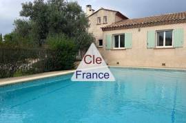 Detached Villa with Swimming Pool