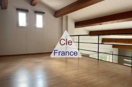 Detached Villa with Swimming Pool Detached Villa with Swimming Pool