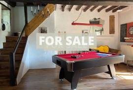 Detached Country Longere Style House with Pond Detached Country Longere Style House with Pond