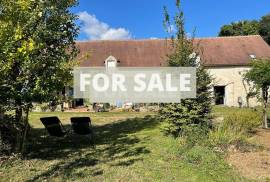 Detached Country Longere Style House with Pond Detached Country Longere Style House with Pond