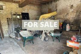 Detached Country Longere Style House with Pond Detached Country Longere Style House with Pond