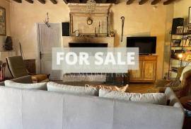 Detached Country Longere Style House with Pond Detached Country Longere Style House with Pond