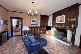 Detached Country House with Pool and Open Views