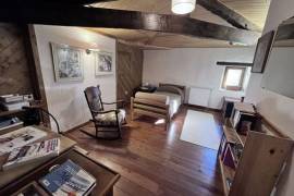 Detached Country House with Pool and Open Views