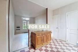 Manor House Style Property with Garden Manor House Style Property with Garden