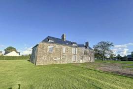 Huge Detached Country House to Develop