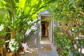 Tamarindo Boutique Hotel 175m from the Beach: Bohemian Oasis & Turnkey Income Opportunity in Costa Rica