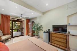 Tamarindo Boutique Hotel 175m from the Beach: Bohemian Oasis & Turnkey Income Opportunity in Costa Rica