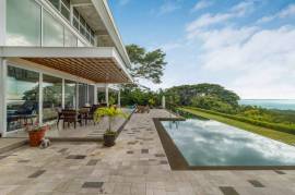 Nativa Contemporary Infinity Views: Luxury Rainforest Estate with Pacific Ocean Views