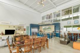 Nativa Contemporary Infinity Views: Luxury Rainforest Estate with Pacific Ocean Views