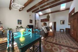 6 room, 200m2 Vineyard residence for sale in Nezignan l'eveque - 320 000 € *