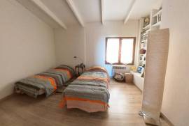 6 room, 200m2 Vineyard residence for sale in Nezignan l'eveque - 320 000 € *