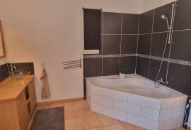 4 room, 92m2 House for sale in Octon - 390 000 € *