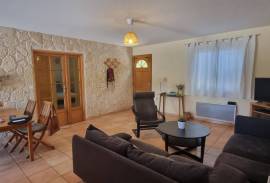 4 room, 92m2 House for sale in Octon - 390 000 € *