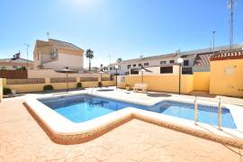 FABULOUS 3 BEDROOM TOWNHOUSE WITH COMMUNAL POOL AND LAKE VIEWS