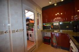 FABULOUS 3 BEDROOM TOWNHOUSE WITH COMMUNAL POOL AND LAKE VIEWS