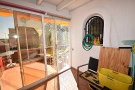 FABULOUS 3 BEDROOM TOWNHOUSE WITH COMMUNAL POOL AND LAKE VIEWS