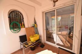 FABULOUS 3 BEDROOM TOWNHOUSE WITH COMMUNAL POOL AND LAKE VIEWS