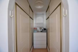 FABULOUS 3 BEDROOM TOWNHOUSE WITH COMMUNAL POOL AND LAKE VIEWS