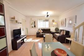 FABULOUS 3 BEDROOM TOWNHOUSE WITH COMMUNAL POOL AND LAKE VIEWS