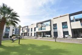 ÁTICO FANTÁSTICO EN EL RASO