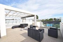 FANTASTISCHE ZOLDER ONDER DE BUITENRUIMTE