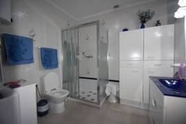 FANTÁSTICA Y ESPACIOSA CASA ADOSADA CON GARAJE Y APARTAMENTO DE INVITADOS FANTÁSTICA Y ESPACIOSA CASA ADOSADA CON GARAJE Y APARTAMENTO DE INVITADOS