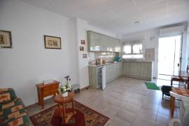 FANTÁSTICA Y ESPACIOSA CASA ADOSADA CON GARAJE Y APARTAMENTO DE INVITADOS FANTÁSTICA Y ESPACIOSA CASA ADOSADA CON GARAJE Y APARTAMENTO DE INVITADOS