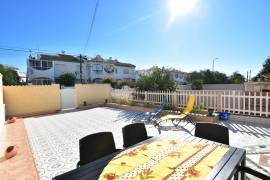 FANTÁSTICA Y ESPACIOSA CASA ADOSADA CON GARAJE Y APARTAMENTO DE INVITADOS FANTÁSTICA Y ESPACIOSA CASA ADOSADA CON GARAJE Y APARTAMENTO DE INVITADOS