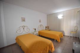 FANTÁSTICA Y ESPACIOSA CASA ADOSADA CON GARAJE Y APARTAMENTO DE INVITADOS FANTÁSTICA Y ESPACIOSA CASA ADOSADA CON GARAJE Y APARTAMENTO DE INVITADOS