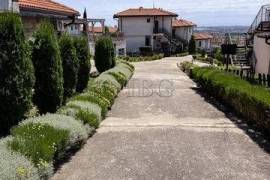 Spacious 2-Bedroom Apartment in Bay View Villas, Kosharitsa