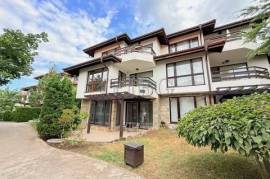 Spacious 2-Bedroom Maisonette in Bay View Villas, Kosharitsa