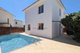Charming 3-Bedroom Detached House with Private Pool in Paralimni, Ammochostos.