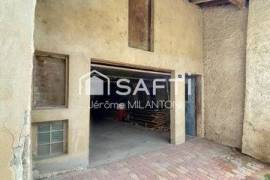 Idéal investisseur, beau potentiel, rénovation à prévoir.