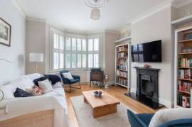 To Rent - Tranmere Road, Earlsfield, SW18 - £3,000 pcm    Tenancy Info