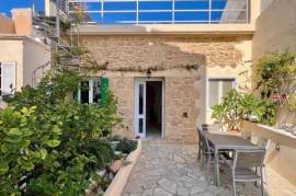 Stone Townhouse with terrace, in Sitia