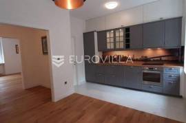 Zagreb, Kvaternikov trg, business premises NKP 70 m2