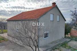 ZADAR, VISOČANE - Huis met een ruime tuin