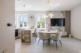 Split, Bačvice: Exclusive Two-Bedroom Apartment, Luxury with Sea View